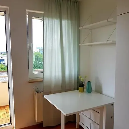 Gemuetliches 1-zi Studio, Balkon, U-bahn Naehe Nürnberg